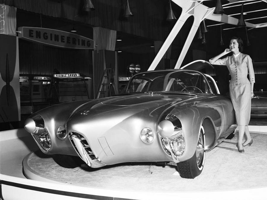 Oldsmobile Golden Rocket Concept Car 1956 года  (фото 5 из 7)